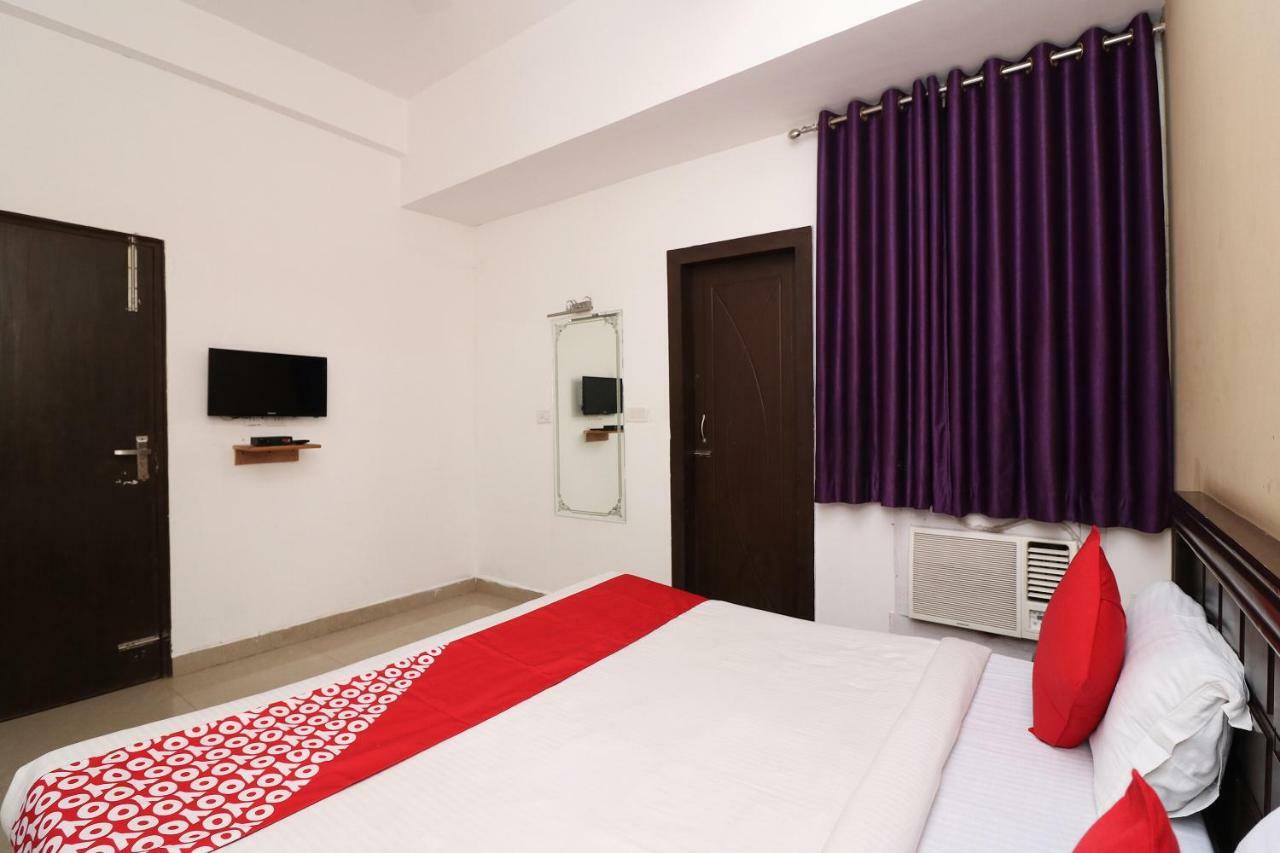 Oyo 13564 Near Prem Mandir Hotel Mathura Exterior photo